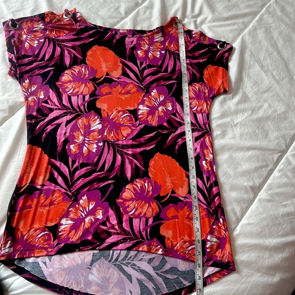 Tropical Floral Print Top - Picture 6 of 6